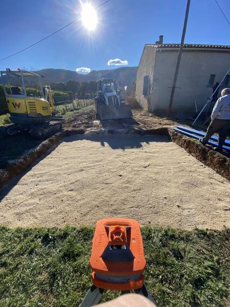 Installation d'une fosse toutes eaux avec filtre à sable de 25m2 à Maubec